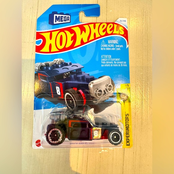 Hot Wheels Brick and Motor, Brick Rides 1/5 Blue & Red 25/250 - Picture 1 of 7